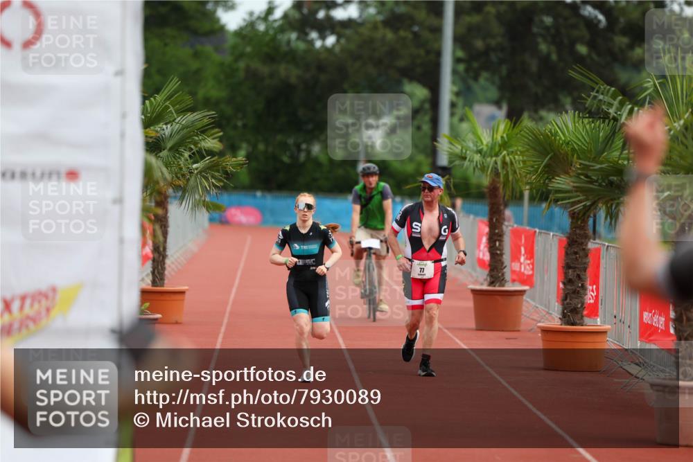 15.06.2025 - 7 Türme Triathlon Michael Strokosch http://msf.ph/oto/7930089 15.06.2025 10:39:17 Ziel 139 meine-sportfotos.de