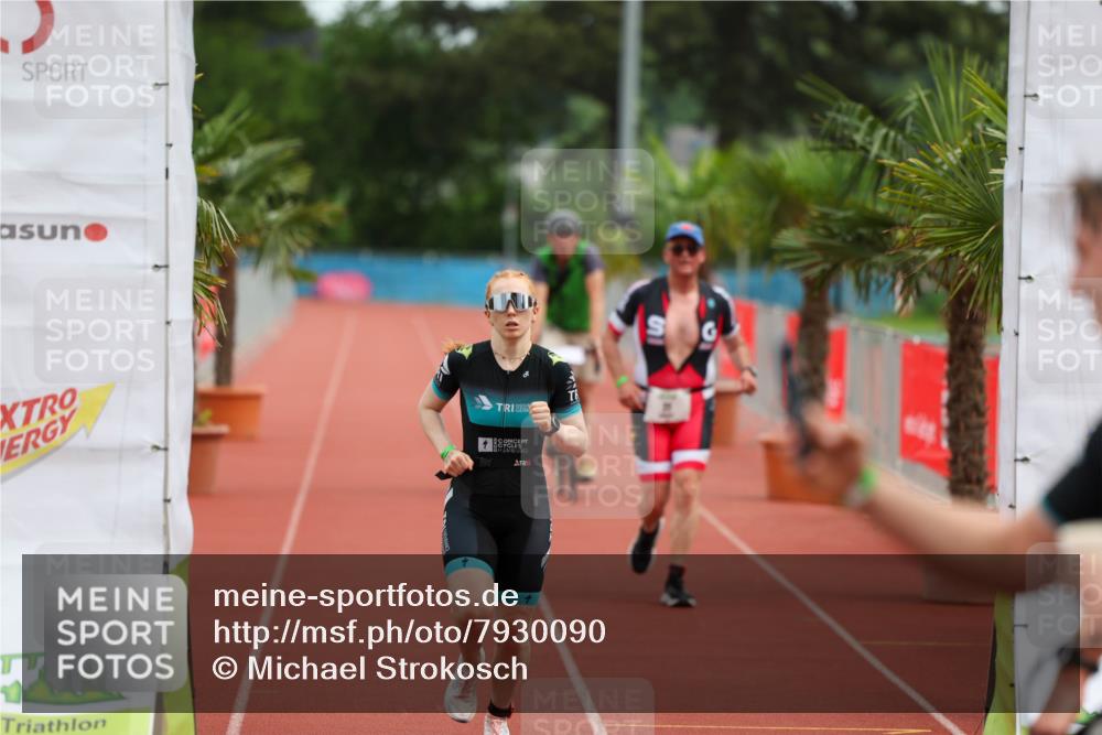15.06.2025 - 7 Türme Triathlon Michael Strokosch http://msf.ph/oto/7930090 15.06.2025 10:39:20 Ziel 77, 139 meine-sportfotos.de