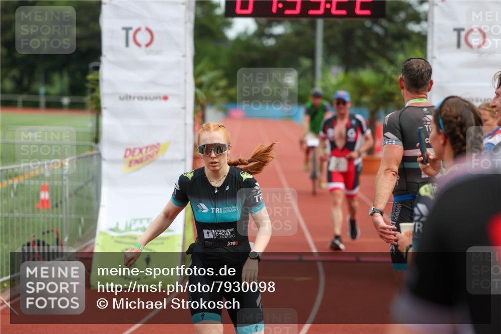 15.06.2025 - 7 Türme Triathlon Michael Strokosch http://msf.ph/oto/7930098 15.06.2025 10:39:22 Ziel 77, 139 meine-sportfotos.de