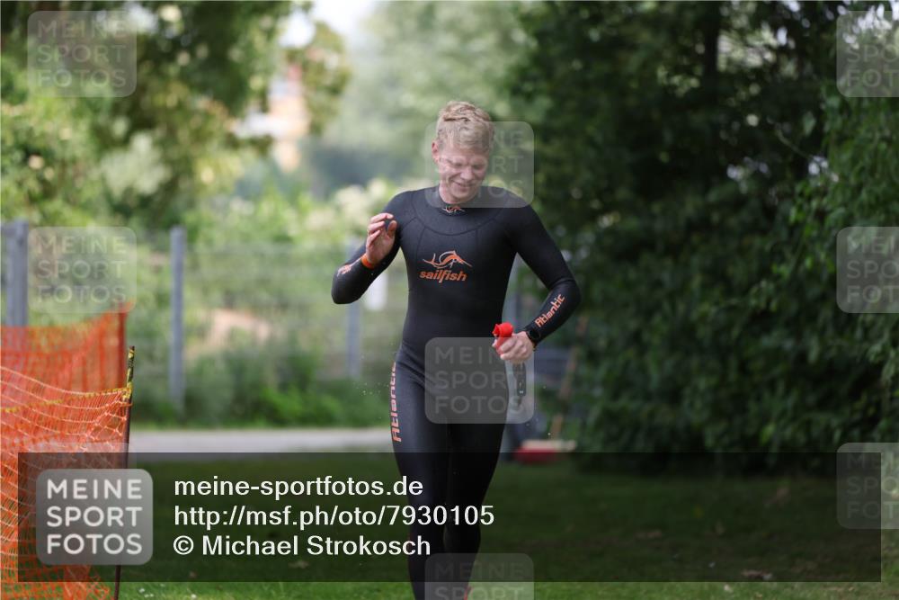 15.06.2025 - 7 Türme Triathlon Michael Strokosch http://msf.ph/oto/7930105 15.06.2025 12:22:33 Schwimmen 440, 461, 579, 647 meine-sportfotos.de
