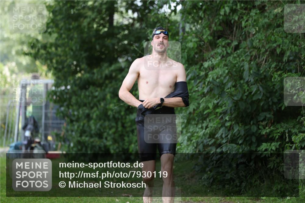 15.06.2025 - 7 Türme Triathlon Michael Strokosch http://msf.ph/oto/7930119 15.06.2025 12:22:44 Schwimmen 440, 461, 495, 506, 579, 598, 647 meine-sportfotos.de