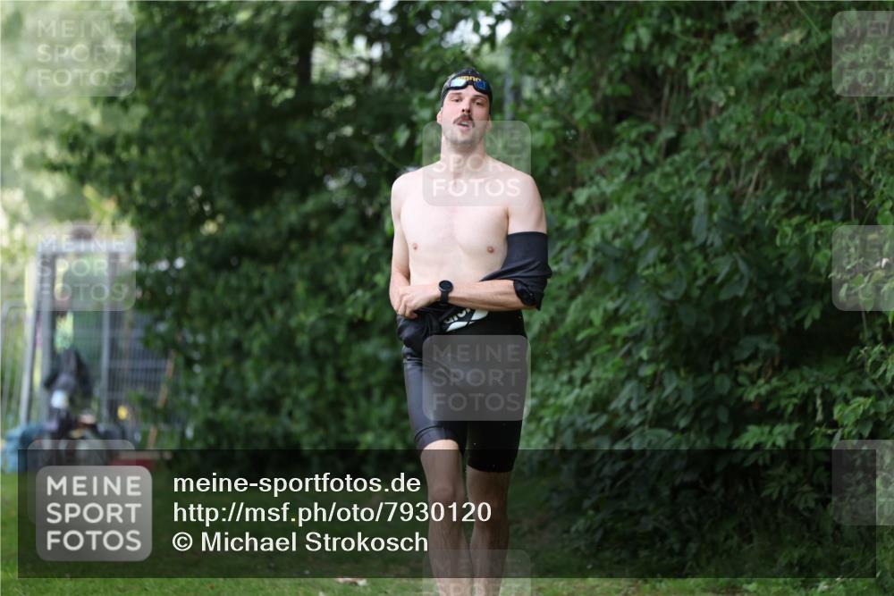 15.06.2025 - 7 Türme Triathlon Michael Strokosch http://msf.ph/oto/7930120 15.06.2025 12:22:44 Schwimmen 440, 461, 495, 506, 579, 598, 647 meine-sportfotos.de