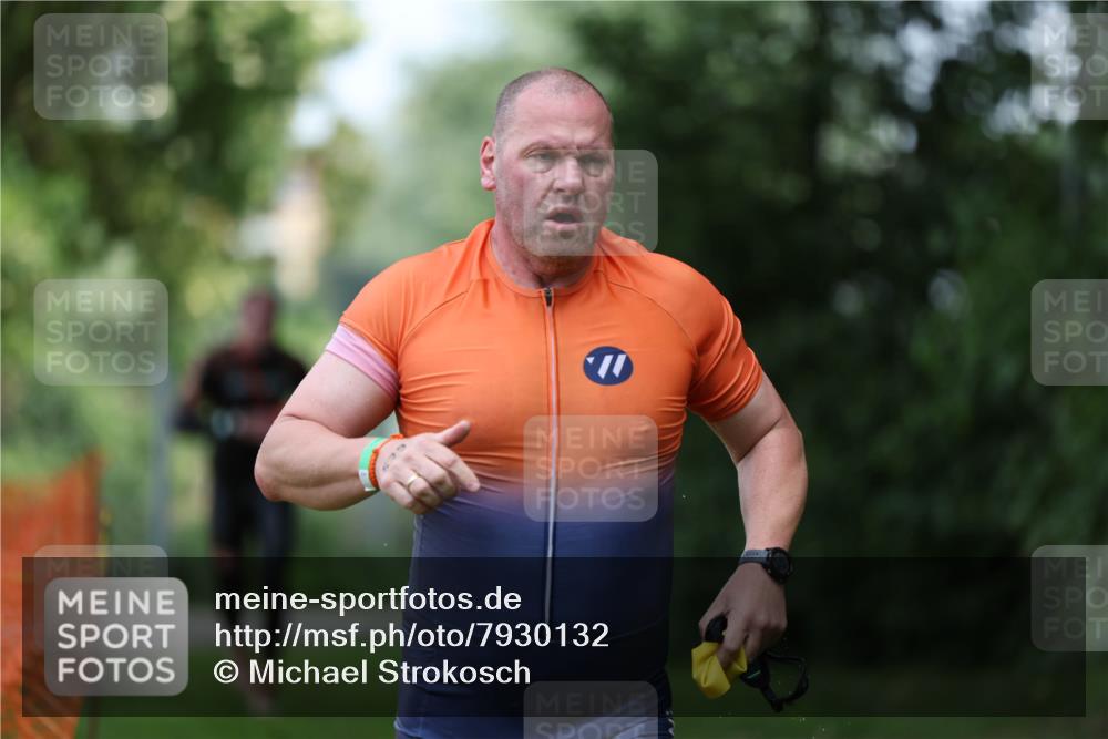 15.06.2025 - 7 Türme Triathlon Michael Strokosch http://msf.ph/oto/7930132 15.06.2025 12:22:46 Schwimmen 353, 440, 461, 495, 506, 579, 598, 647 meine-sportfotos.de