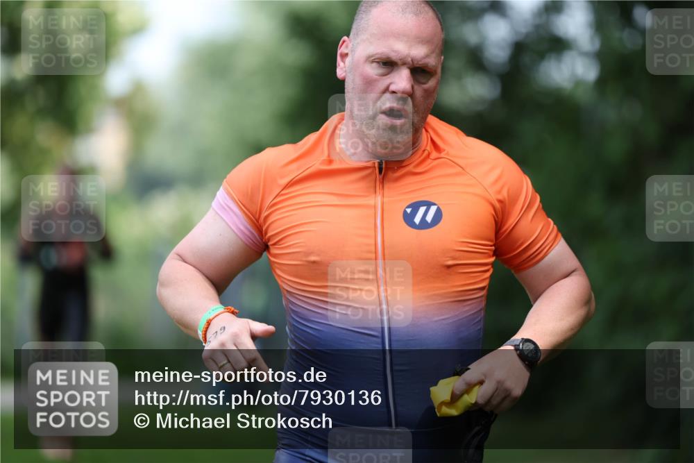 15.06.2025 - 7 Türme Triathlon Michael Strokosch http://msf.ph/oto/7930136 15.06.2025 12:22:47 Schwimmen 353, 440, 495, 506, 579, 598, 647 meine-sportfotos.de