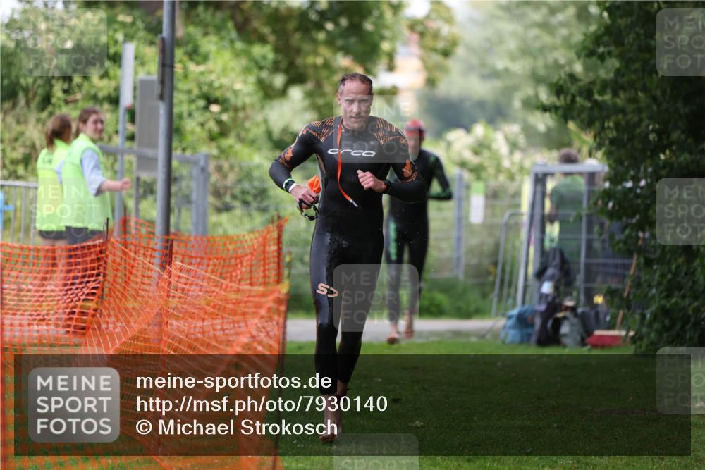 15.06.2025 - 7 Türme Triathlon Michael Strokosch http://msf.ph/oto/7930140 15.06.2025 12:22:48 Schwimmen 353, 440, 495, 506, 579, 598, 647, 681 meine-sportfotos.de