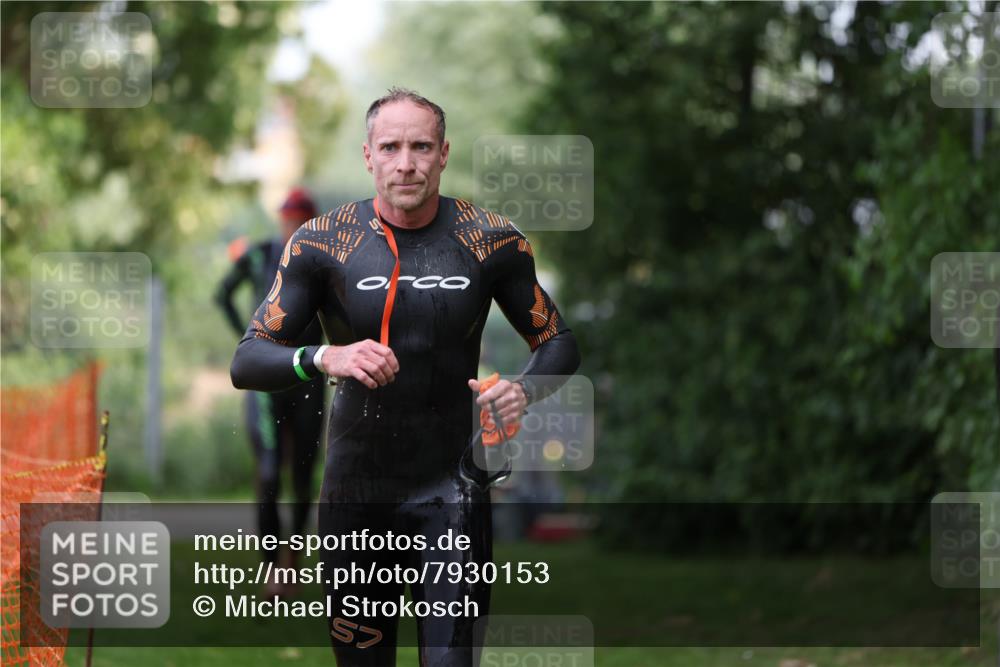 15.06.2025 - 7 Türme Triathlon Michael Strokosch http://msf.ph/oto/7930153 15.06.2025 12:22:51 Schwimmen 353, 440, 495, 506, 579, 598, 647, 681 meine-sportfotos.de