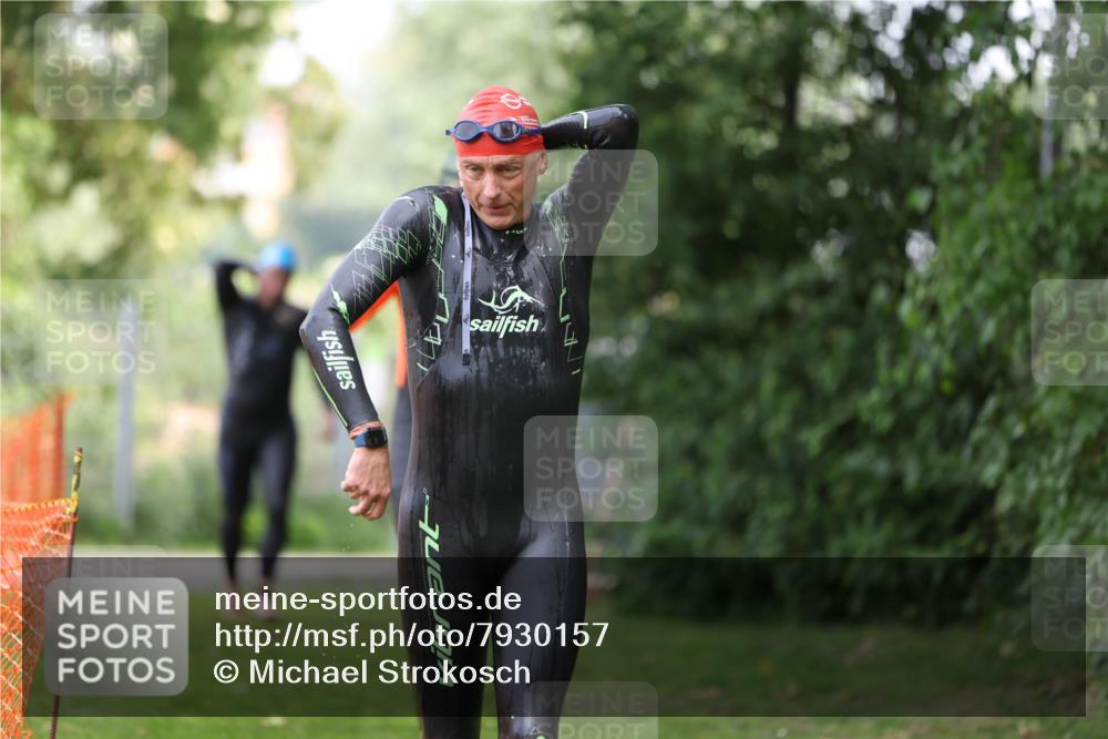 15.06.2025 - 7 Türme Triathlon Michael Strokosch http://msf.ph/oto/7930157 15.06.2025 12:22:56 Schwimmen 353, 376, 436, 440, 495, 506, 579, 598, 681 meine-sportfotos.de