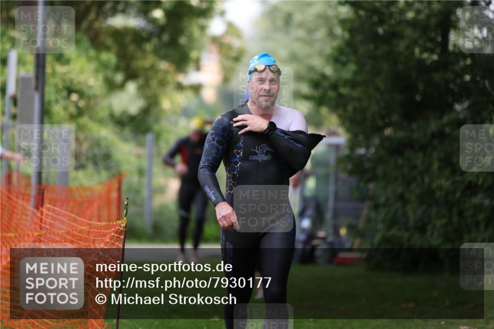 15.06.2025 - 7 Türme Triathlon Michael Strokosch http://msf.ph/oto/7930177 15.06.2025 12:23:01 Schwimmen 353, 376, 436, 440, 495, 506, 546, 598, 681 meine-sportfotos.de