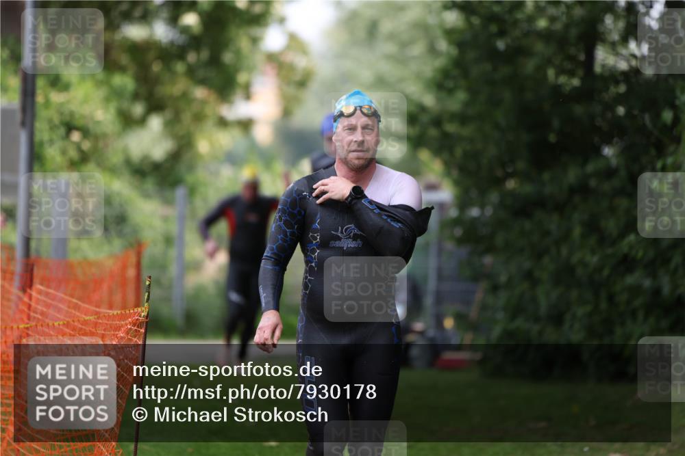15.06.2025 - 7 Türme Triathlon Michael Strokosch http://msf.ph/oto/7930178 15.06.2025 12:23:01 Schwimmen 353, 376, 436, 440, 495, 506, 546, 598, 681 meine-sportfotos.de