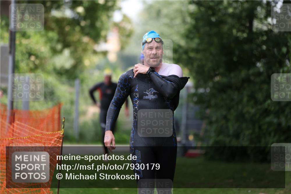 15.06.2025 - 7 Türme Triathlon Michael Strokosch http://msf.ph/oto/7930179 15.06.2025 12:23:01 Schwimmen 353, 376, 436, 440, 495, 506, 546, 598, 681 meine-sportfotos.de