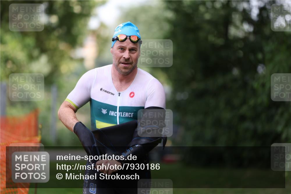15.06.2025 - 7 Türme Triathlon Michael Strokosch http://msf.ph/oto/7930186 15.06.2025 12:23:03 Schwimmen 353, 376, 436, 495, 506, 546, 598, 681 meine-sportfotos.de