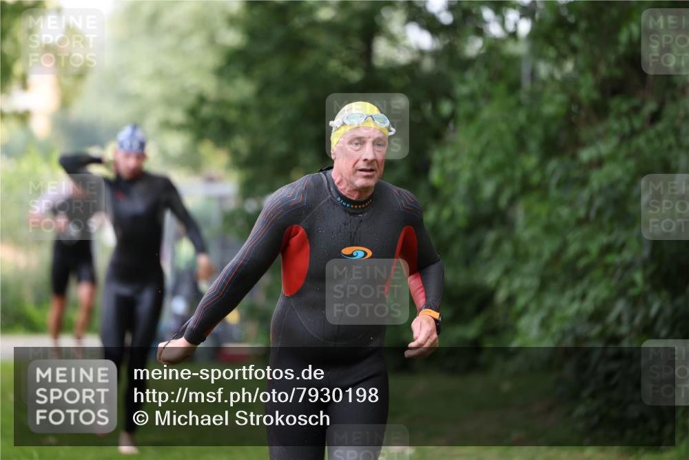 15.06.2025 - 7 Türme Triathlon Michael Strokosch http://msf.ph/oto/7930198 15.06.2025 12:23:09 Schwimmen 353, 376, 422, 436, 474, 495, 506, 546, 606, 681 meine-sportfotos.de