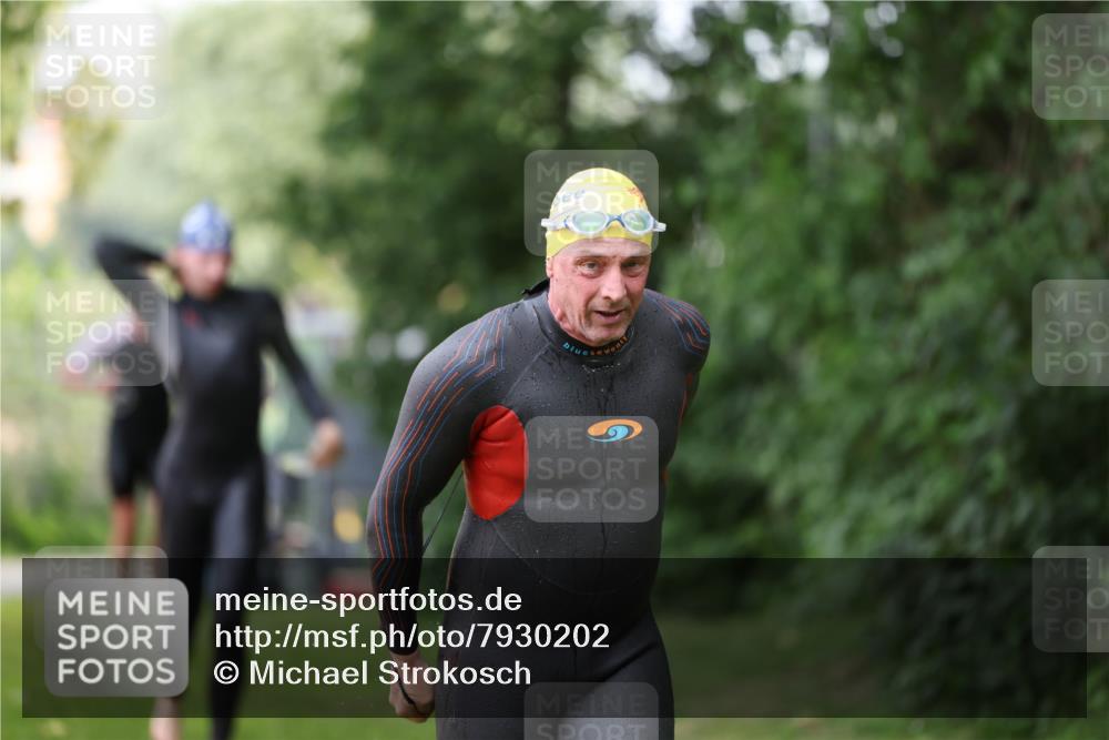 15.06.2025 - 7 Türme Triathlon Michael Strokosch http://msf.ph/oto/7930202 15.06.2025 12:23:09 Schwimmen 353, 376, 422, 436, 474, 495, 506, 546, 606, 681 meine-sportfotos.de