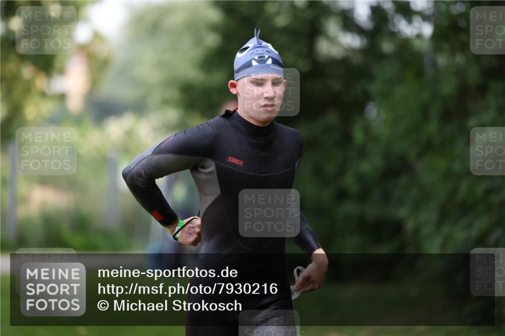 15.06.2025 - 7 Türme Triathlon Michael Strokosch http://msf.ph/oto/7930216 15.06.2025 12:23:13 Schwimmen 353, 376, 388, 422, 436, 474, 506, 546, 558, 606, 681 meine-sportfotos.de