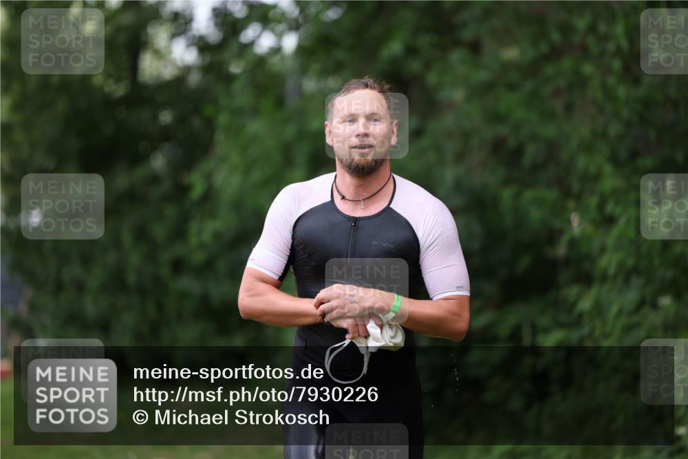 15.06.2025 - 7 Türme Triathlon Michael Strokosch http://msf.ph/oto/7930226 15.06.2025 12:23:16 Schwimmen 353, 376, 388, 422, 436, 457, 474, 546, 558, 606, 681 meine-sportfotos.de