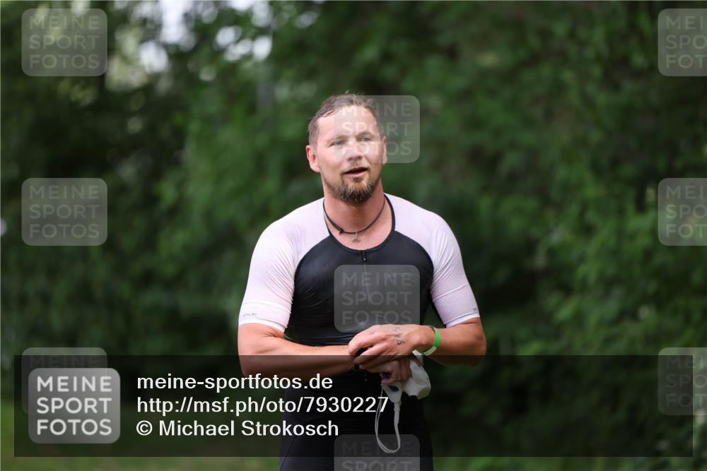 15.06.2025 - 7 Türme Triathlon Michael Strokosch http://msf.ph/oto/7930227 15.06.2025 12:23:16 Schwimmen 353, 376, 388, 422, 436, 457, 474, 546, 558, 606, 681 meine-sportfotos.de