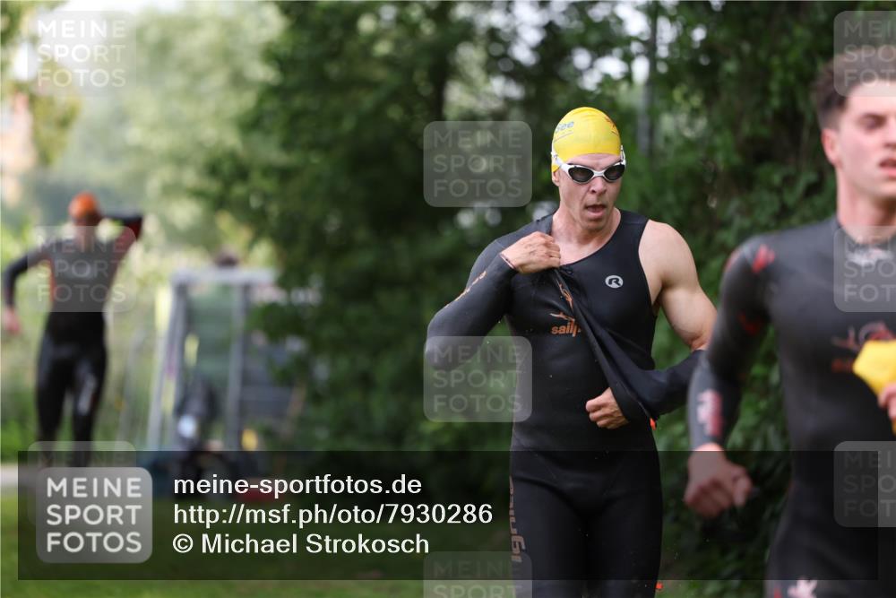15.06.2025 - 7 Türme Triathlon Michael Strokosch http://msf.ph/oto/7930286 15.06.2025 12:23:40 Schwimmen 388, 457, 467, 541, 558, 580, 582, 639 meine-sportfotos.de