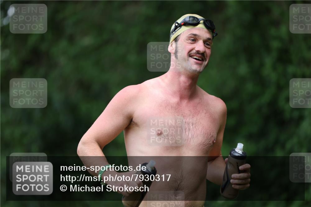 15.06.2025 - 7 Türme Triathlon Michael Strokosch http://msf.ph/oto/7930317 15.06.2025 12:23:50 Schwimmen 467, 580, 582, 639 meine-sportfotos.de