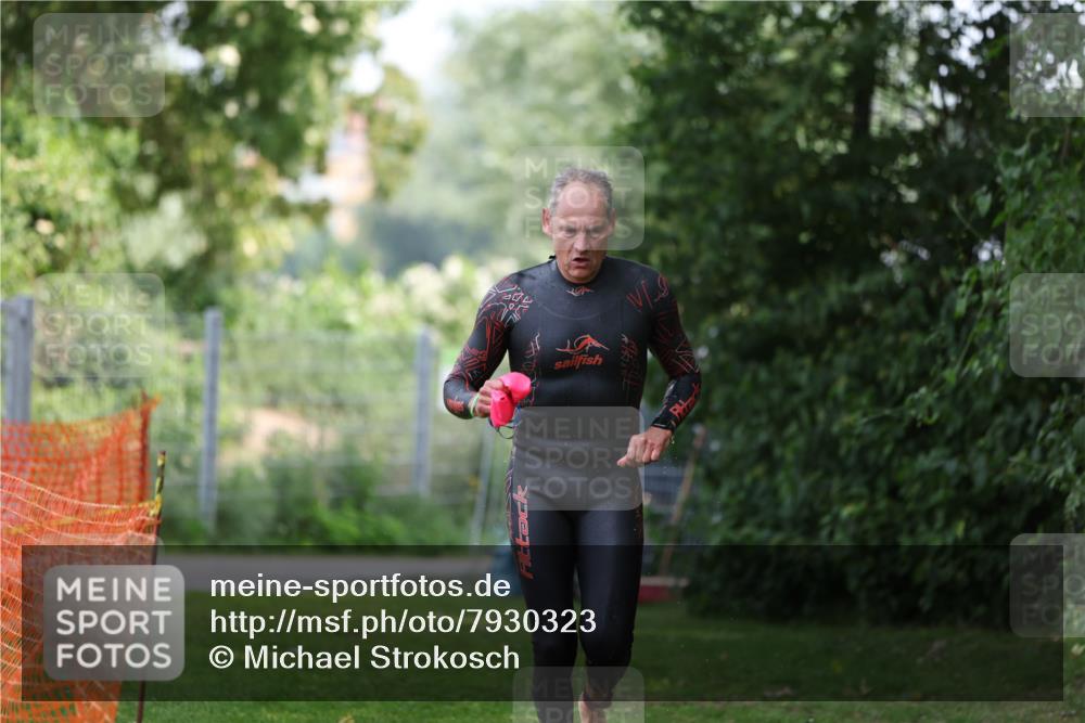 15.06.2025 - 7 Türme Triathlon Michael Strokosch http://msf.ph/oto/7930323 15.06.2025 12:23:54 Schwimmen 467, 527, 580, 582 meine-sportfotos.de