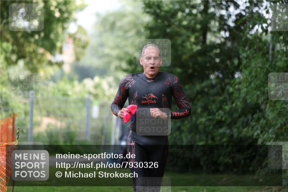 15.06.2025 - 7 Türme Triathlon Michael Strokosch http://msf.ph/oto/7930326 15.06.2025 12:23:55 Schwimmen 467, 527, 580, 582, 643 meine-sportfotos.de