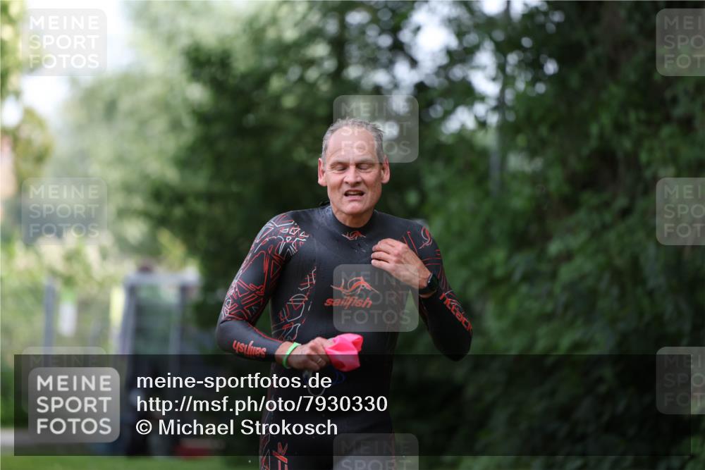 15.06.2025 - 7 Türme Triathlon Michael Strokosch http://msf.ph/oto/7930330 15.06.2025 12:23:56 Schwimmen 467, 527, 580, 582, 643 meine-sportfotos.de