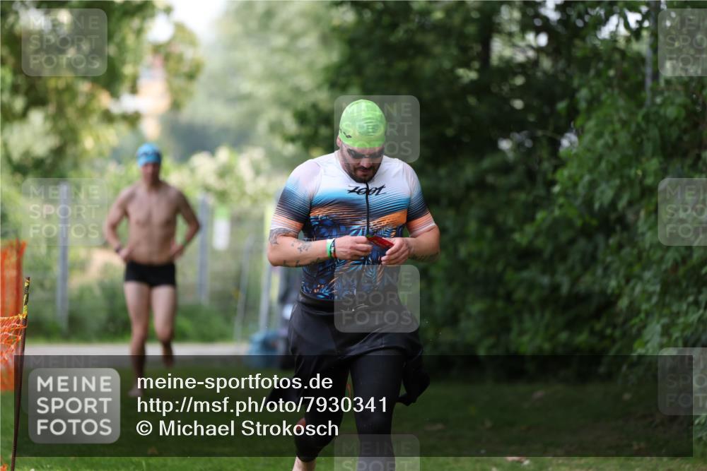 15.06.2025 - 7 Türme Triathlon Michael Strokosch http://msf.ph/oto/7930341 15.06.2025 12:24:13 Schwimmen 355, 449, 527, 643 meine-sportfotos.de