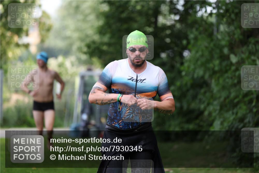 15.06.2025 - 7 Türme Triathlon Michael Strokosch http://msf.ph/oto/7930345 15.06.2025 12:24:13 Schwimmen 355, 449, 527, 643 meine-sportfotos.de