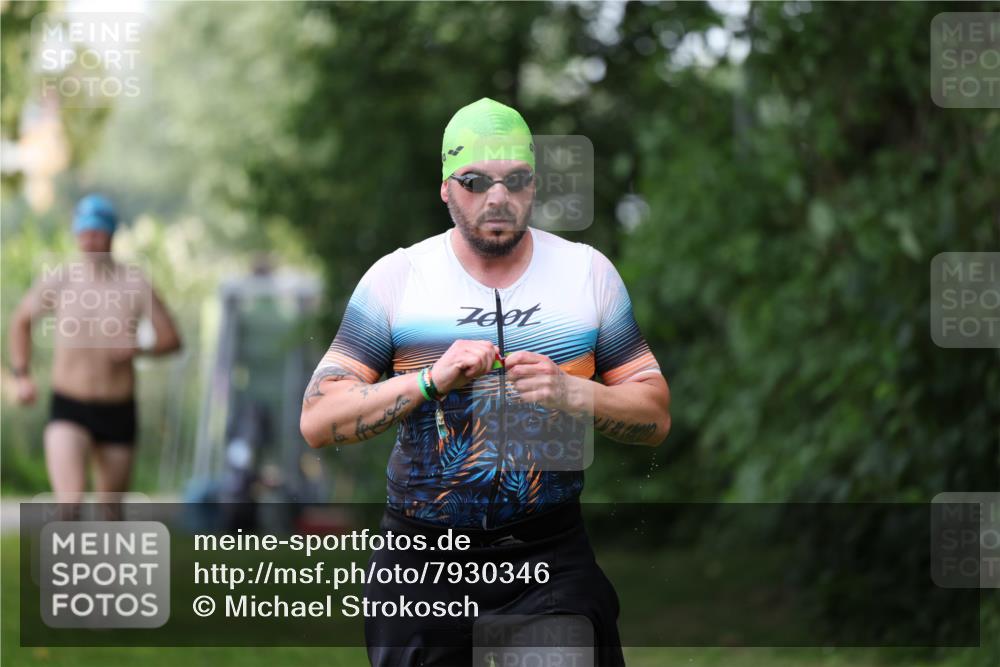 15.06.2025 - 7 Türme Triathlon Michael Strokosch http://msf.ph/oto/7930346 15.06.2025 12:24:14 Schwimmen 355, 449, 527, 643 meine-sportfotos.de