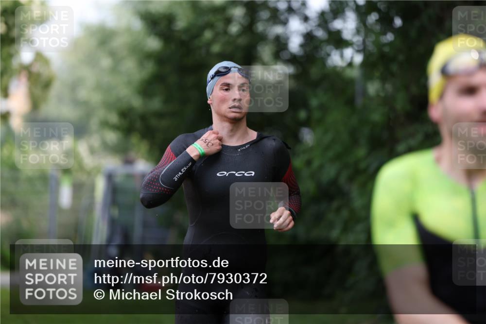 15.06.2025 - 7 Türme Triathlon Michael Strokosch http://msf.ph/oto/7930372 15.06.2025 12:24:26 Schwimmen 355, 361, 432, 449 meine-sportfotos.de
