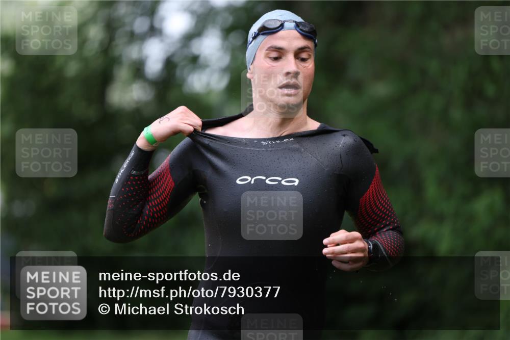 15.06.2025 - 7 Türme Triathlon Michael Strokosch http://msf.ph/oto/7930377 15.06.2025 12:24:27 Schwimmen 355, 361, 432, 449 meine-sportfotos.de