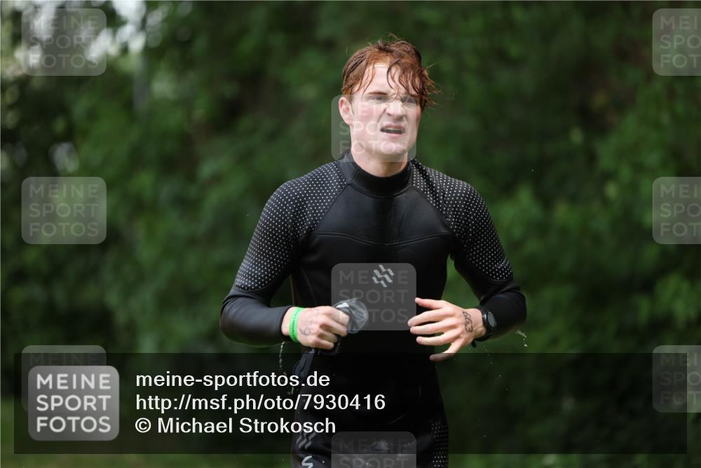 15.06.2025 - 7 Türme Triathlon Michael Strokosch http://msf.ph/oto/7930416 15.06.2025 12:25:22 Schwimmen 379, 441, 587, 663 meine-sportfotos.de