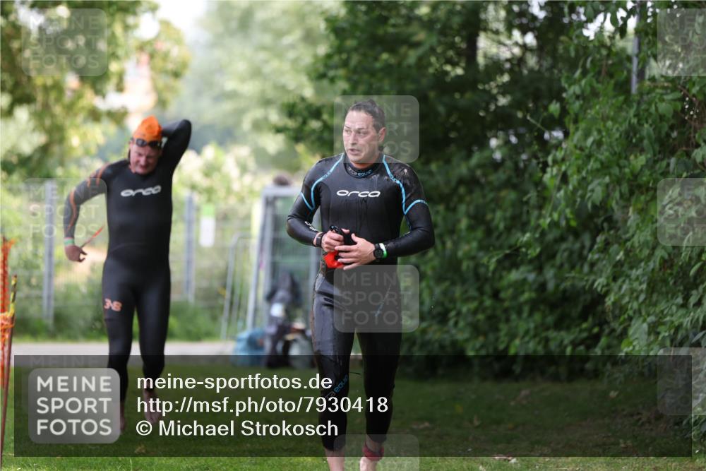 15.06.2025 - 7 Türme Triathlon Michael Strokosch http://msf.ph/oto/7930418 15.06.2025 12:25:23 Schwimmen 379, 441, 587, 663 meine-sportfotos.de