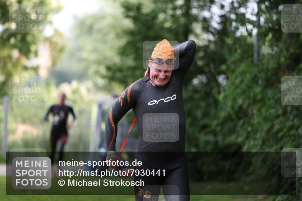 15.06.2025 - 7 Türme Triathlon Michael Strokosch http://msf.ph/oto/7930441 15.06.2025 12:25:28 Schwimmen 379, 441, 587, 663 meine-sportfotos.de