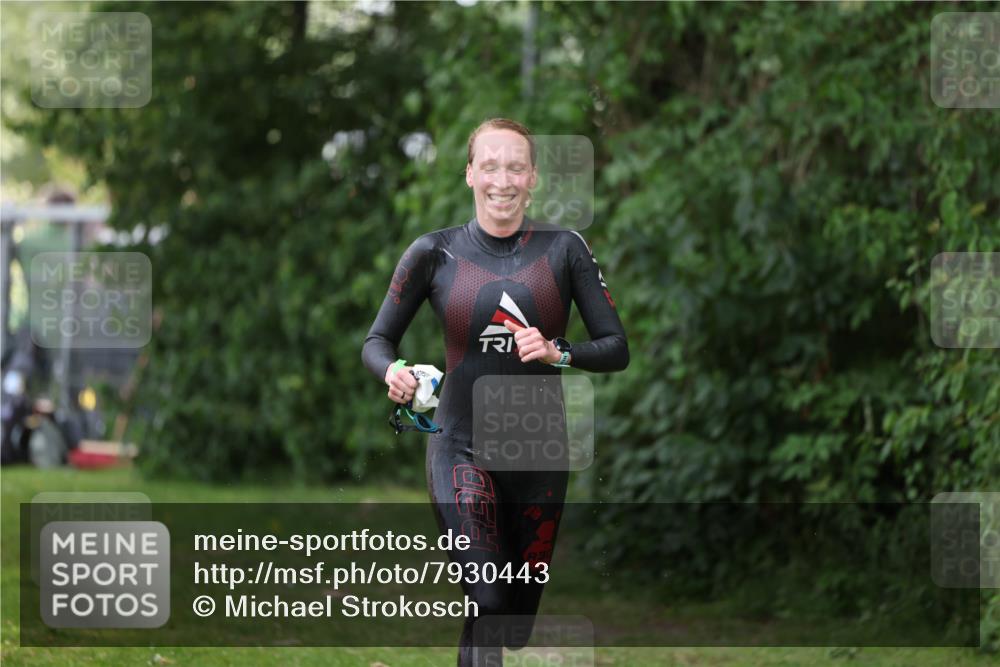 15.06.2025 - 7 Türme Triathlon Michael Strokosch http://msf.ph/oto/7930443 15.06.2025 12:25:32 Schwimmen 379, 441, 587 meine-sportfotos.de
