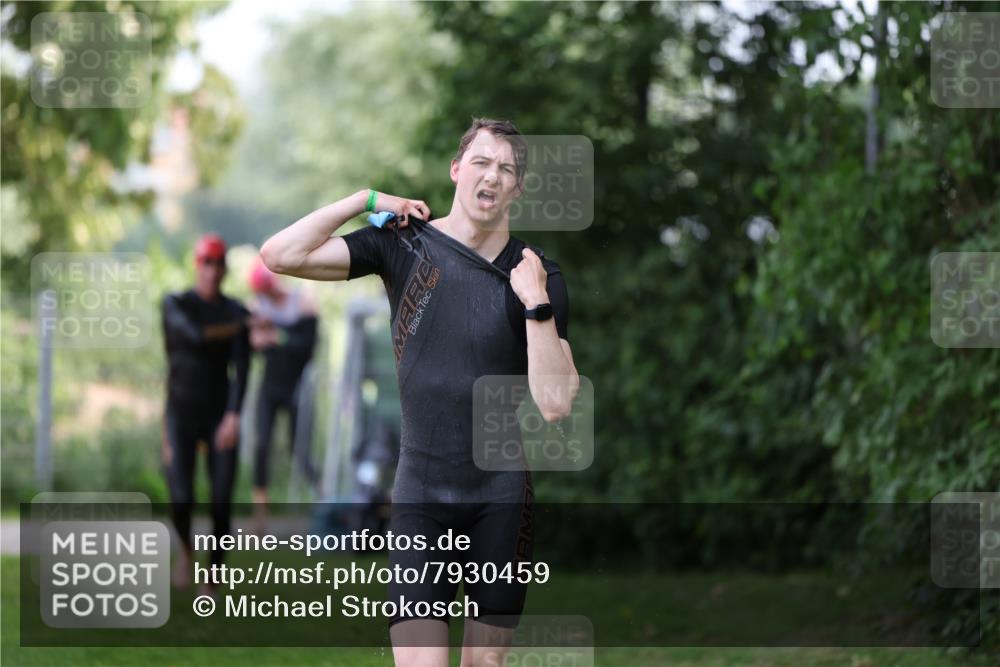 15.06.2025 - 7 Türme Triathlon Michael Strokosch http://msf.ph/oto/7930459 15.06.2025 12:25:59 Schwimmen 393, 469, 479, 619, 621 meine-sportfotos.de