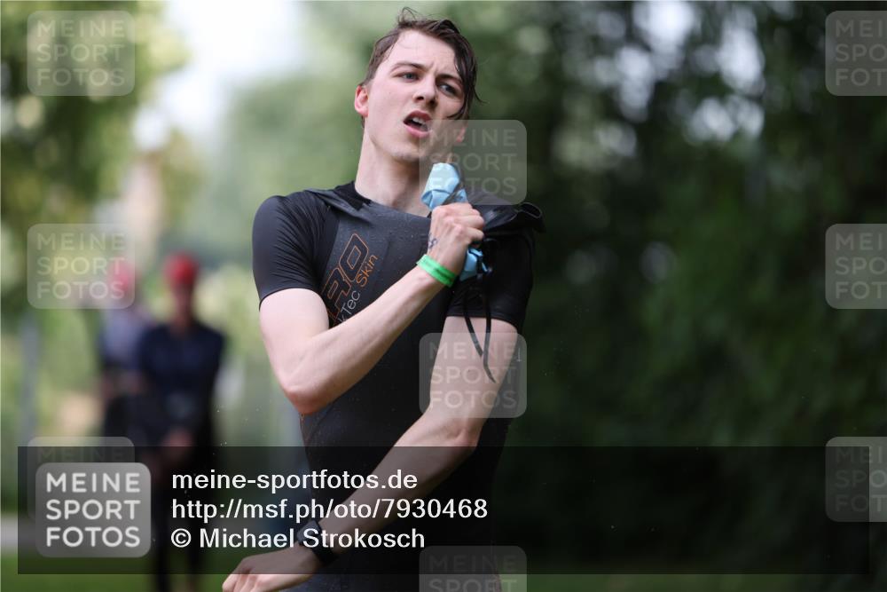 15.06.2025 - 7 Türme Triathlon Michael Strokosch http://msf.ph/oto/7930468 15.06.2025 12:26:01 Schwimmen 393, 469, 479, 619, 621 meine-sportfotos.de