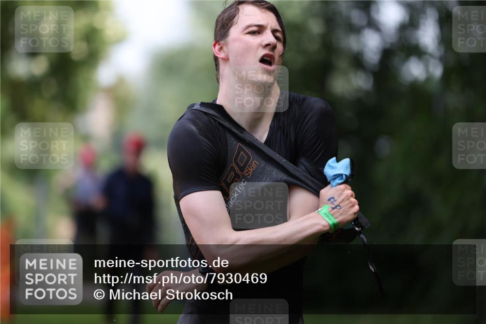 15.06.2025 - 7 Türme Triathlon Michael Strokosch http://msf.ph/oto/7930469 15.06.2025 12:26:01 Schwimmen 393, 469, 479, 619, 621 meine-sportfotos.de