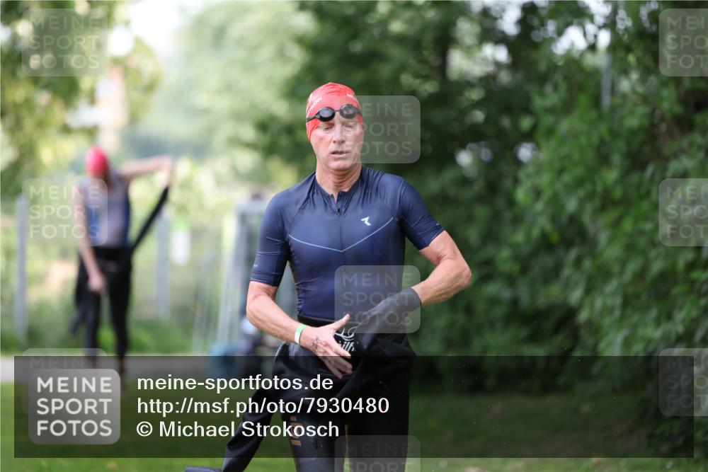 15.06.2025 - 7 Türme Triathlon Michael Strokosch http://msf.ph/oto/7930480 15.06.2025 12:26:04 Schwimmen 393, 469, 479, 619, 621 meine-sportfotos.de