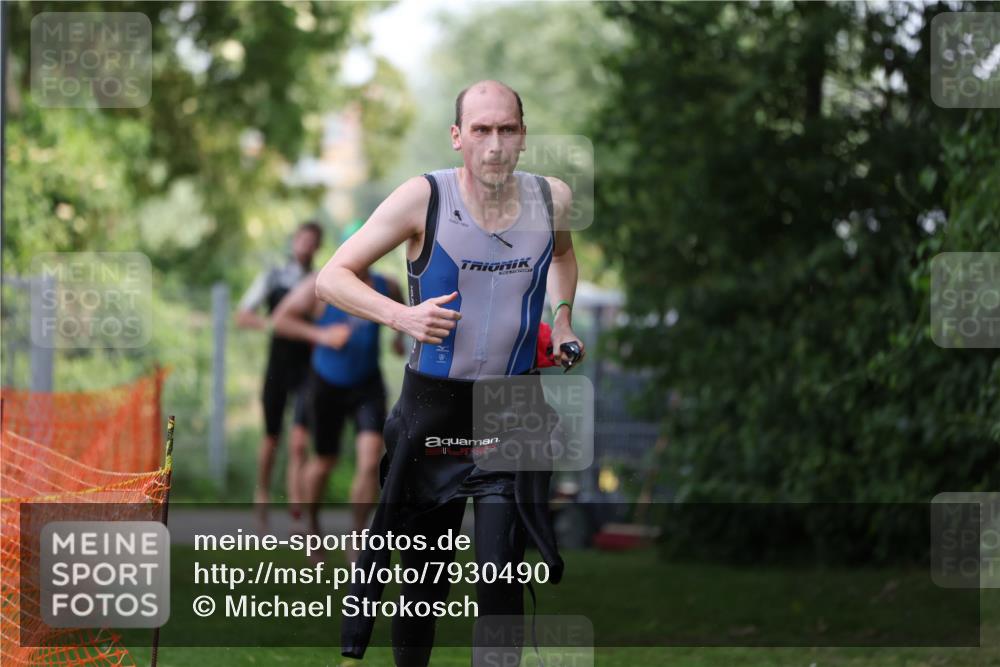 15.06.2025 - 7 Türme Triathlon Michael Strokosch http://msf.ph/oto/7930490 15.06.2025 12:26:09 Schwimmen 393, 469, 479, 600, 619, 621 meine-sportfotos.de