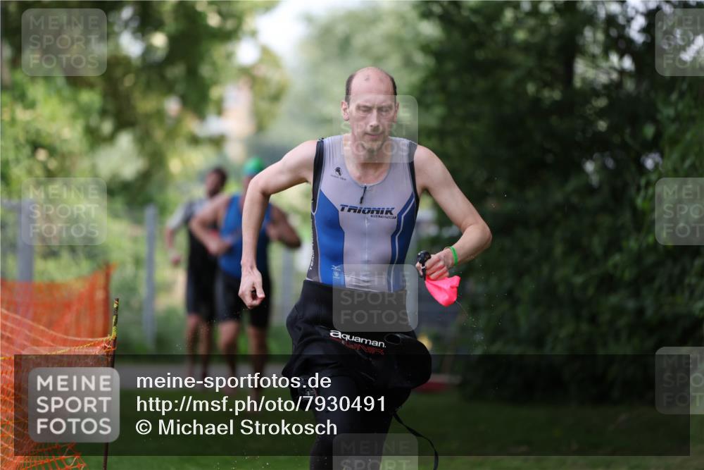 15.06.2025 - 7 Türme Triathlon Michael Strokosch http://msf.ph/oto/7930491 15.06.2025 12:26:09 Schwimmen 393, 469, 479, 600, 619, 621 meine-sportfotos.de