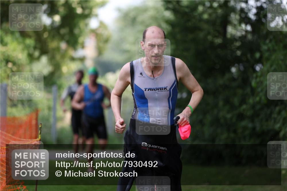 15.06.2025 - 7 Türme Triathlon Michael Strokosch http://msf.ph/oto/7930492 15.06.2025 12:26:09 Schwimmen 393, 469, 479, 600, 619, 621 meine-sportfotos.de