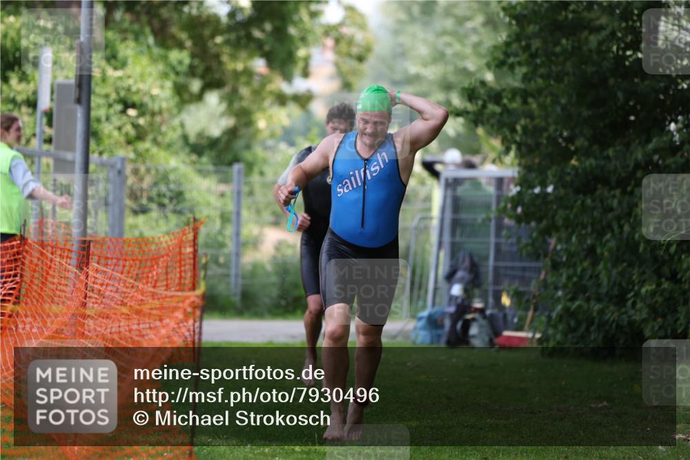 15.06.2025 - 7 Türme Triathlon Michael Strokosch http://msf.ph/oto/7930496 15.06.2025 12:26:11 Schwimmen 393, 398, 456, 469, 479, 600, 621 meine-sportfotos.de