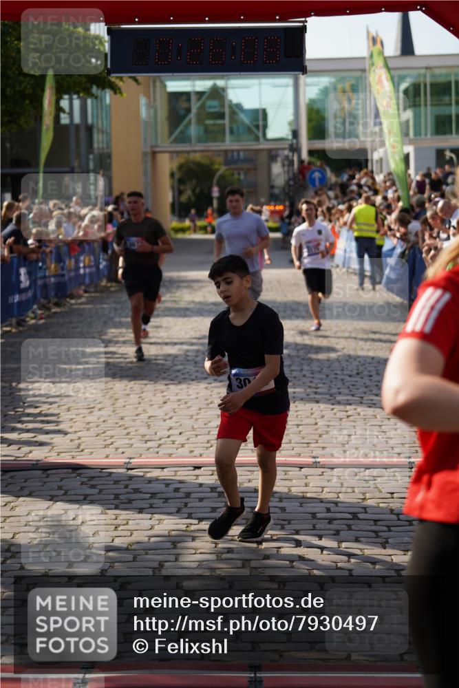 13.06.2025 - Holstenköstenlauf Felixshl http://msf.ph/oto/7930497 13.06.2025 17:56:09 Laufen 2175, 2276, 2555, 2861, 2917, 3043, 3288, 3602, 3672 meine-sportfotos.de