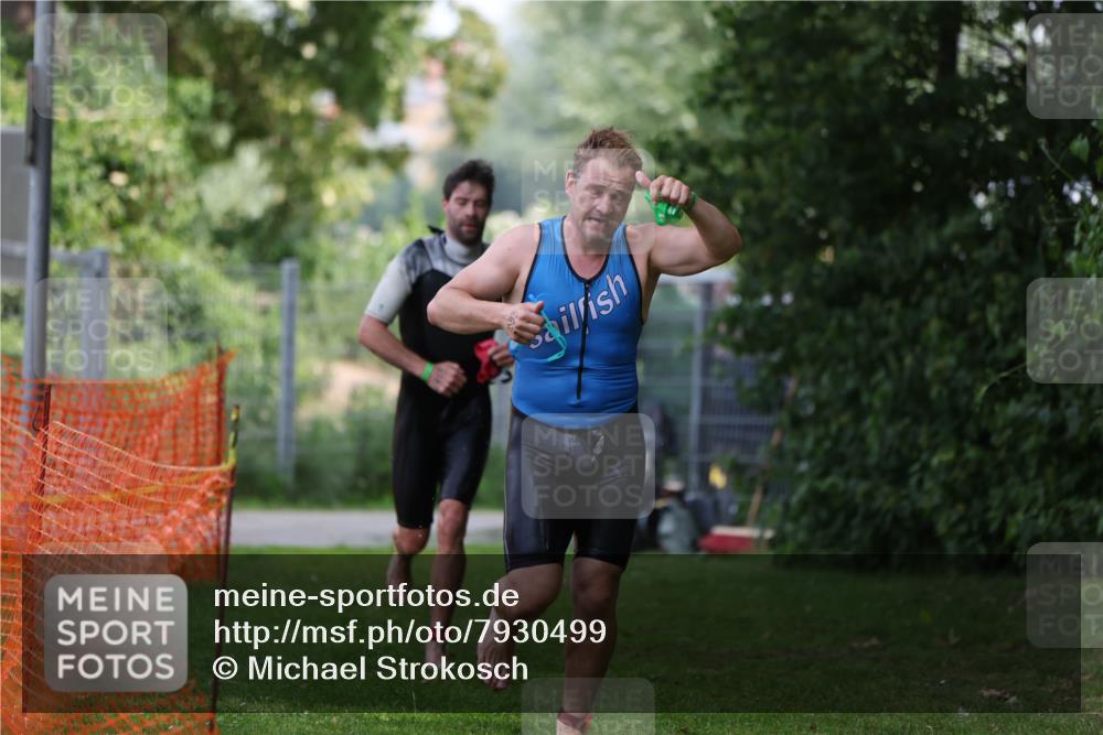 15.06.2025 - 7 Türme Triathlon Michael Strokosch http://msf.ph/oto/7930499 15.06.2025 12:26:12 Schwimmen 393, 398, 456, 469, 479, 600, 621 meine-sportfotos.de
