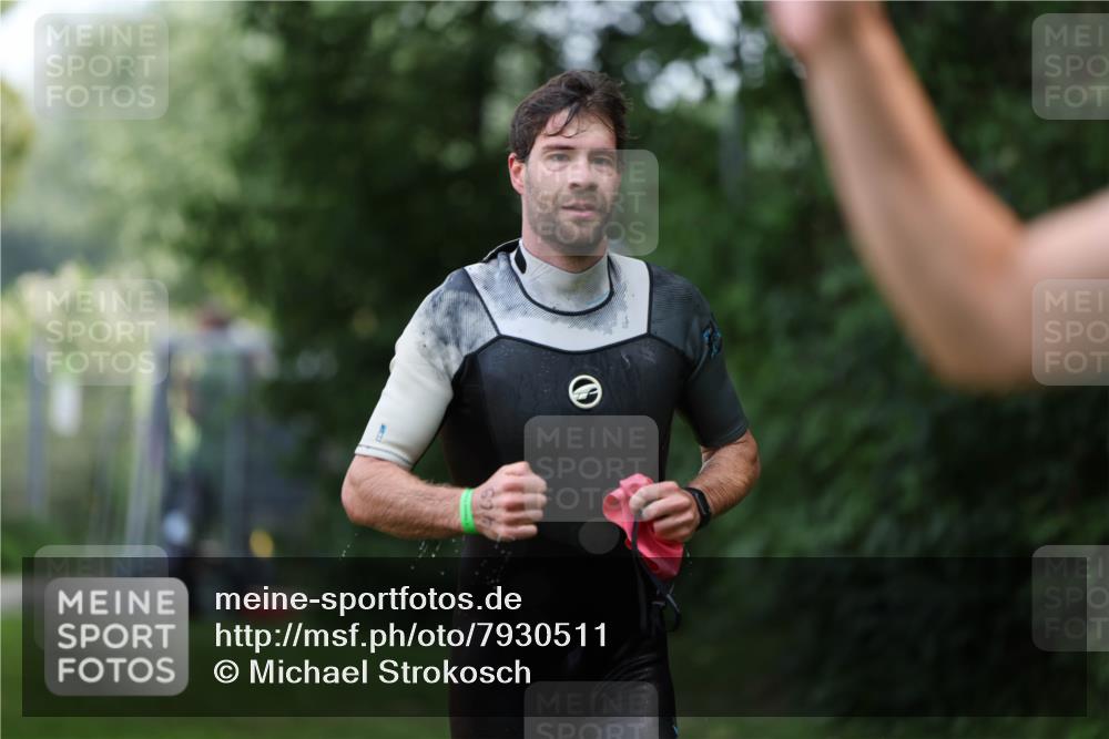 15.06.2025 - 7 Türme Triathlon Michael Strokosch http://msf.ph/oto/7930511 15.06.2025 12:26:15 Schwimmen 393, 398, 456, 469, 479, 600, 621 meine-sportfotos.de
