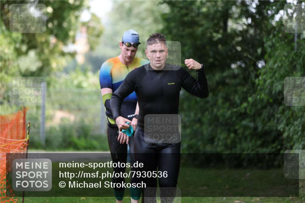 15.06.2025 - 7 Türme Triathlon Michael Strokosch http://msf.ph/oto/7930536 15.06.2025 12:26:28 Schwimmen 398, 456, 516, 600 meine-sportfotos.de