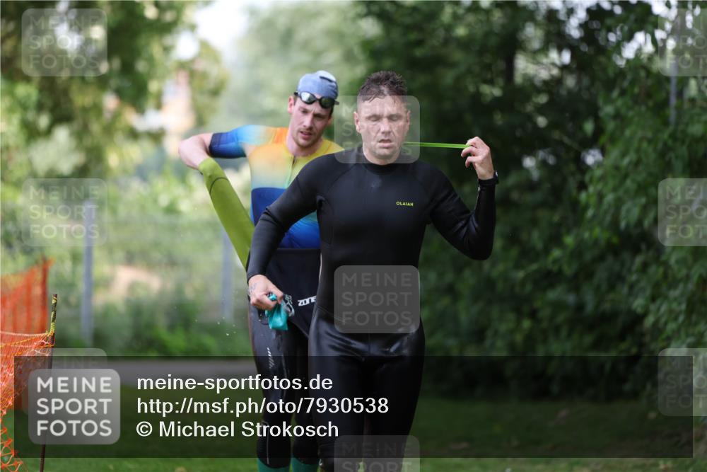 15.06.2025 - 7 Türme Triathlon Michael Strokosch http://msf.ph/oto/7930538 15.06.2025 12:26:28 Schwimmen 398, 456, 516, 600 meine-sportfotos.de