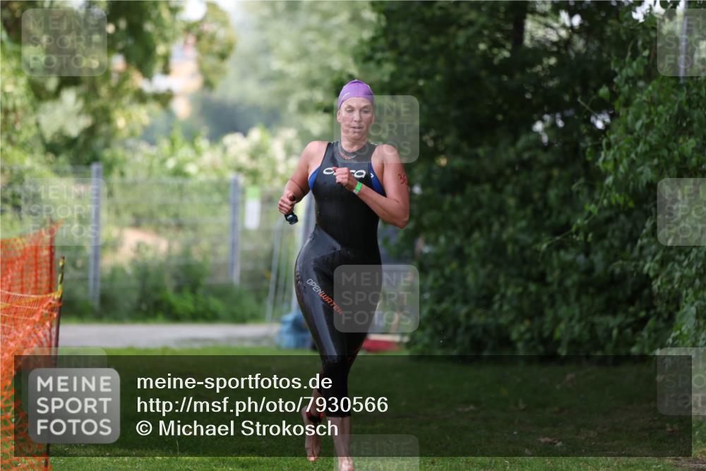 15.06.2025 - 7 Türme Triathlon Michael Strokosch http://msf.ph/oto/7930566 15.06.2025 12:26:49 Schwimmen 364, 524, 553 meine-sportfotos.de