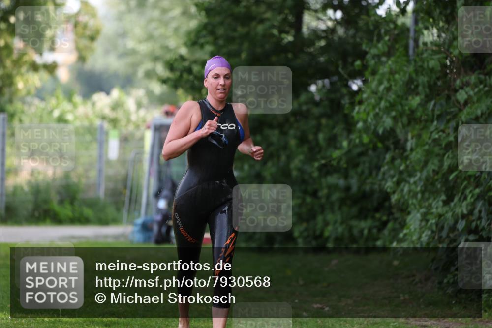15.06.2025 - 7 Türme Triathlon Michael Strokosch http://msf.ph/oto/7930568 15.06.2025 12:26:49 Schwimmen 364, 524, 553 meine-sportfotos.de