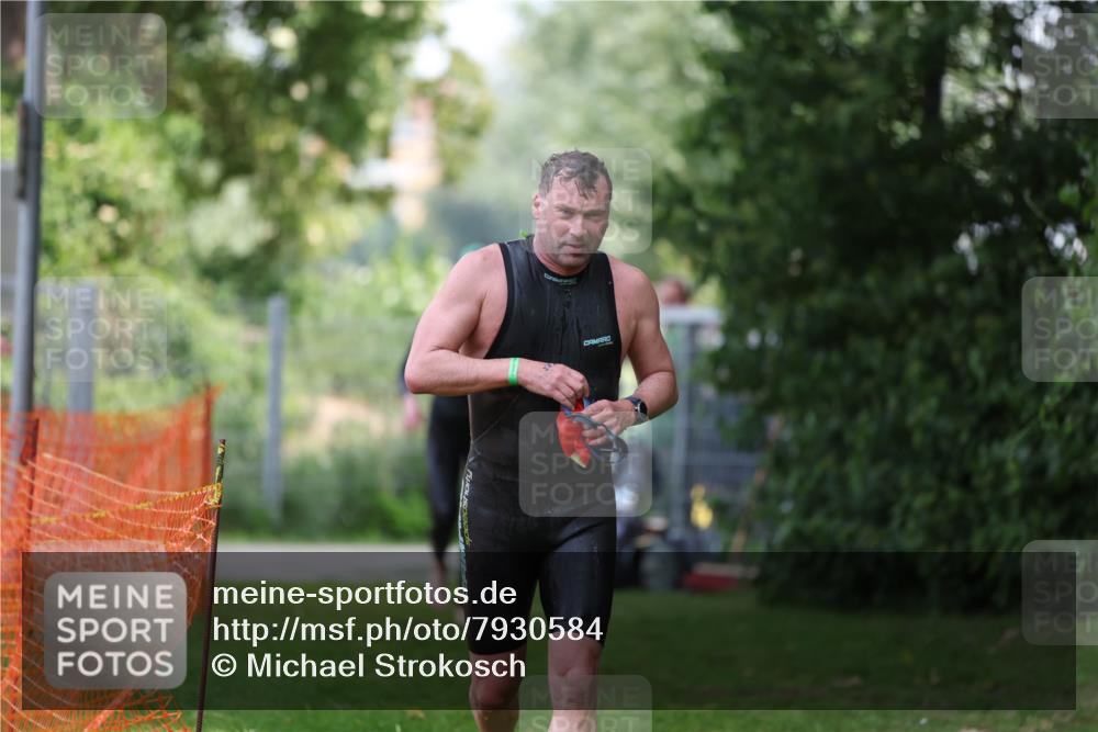 15.06.2025 - 7 Türme Triathlon Michael Strokosch http://msf.ph/oto/7930584 15.06.2025 12:27:00 Schwimmen 364, 524, 553, 563, 572 meine-sportfotos.de